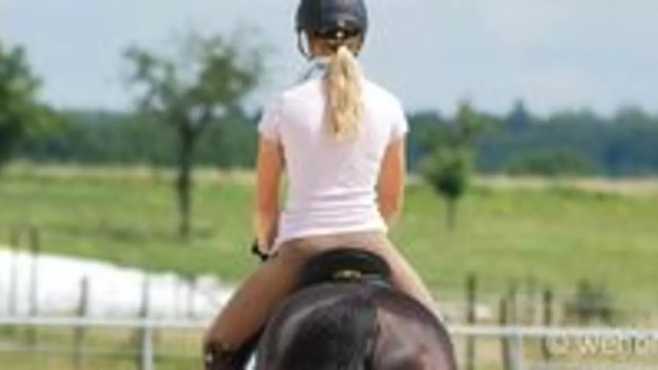 Is it safe to learn horseback riding at the age of 25?